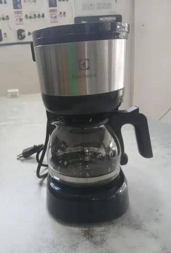 Cafeteira Electrolux Ecm10 Semi Automática De Filtro 15Xí
