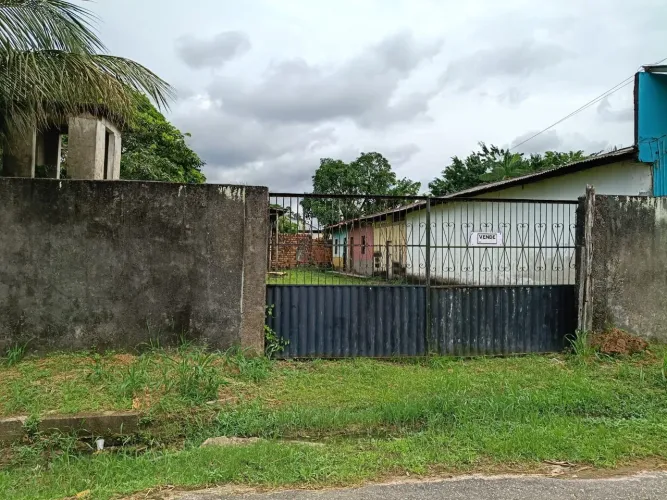 Casa com Ponto Comercial + 2 Kitnets em Terreno 40x30 em Santa Izabel