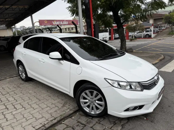 Honda Civic Sedan LXS 1.8/1.8 Flex 16V Aut. 4P 2013