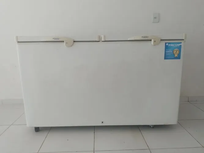 Freezer fricon duas tampa semi nova ainda plastificada