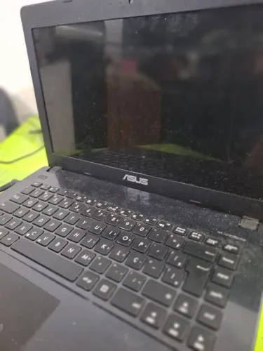 VENDO NOTEBOOK ASUS PRETO COM WINDOWS 8 E UMA BOA MEMÓRIA NO VALOR DE RS 500,00