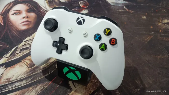 Controle Xbox one s original.