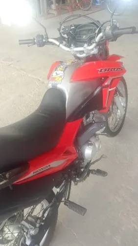 Vendo moto selada e quitada 