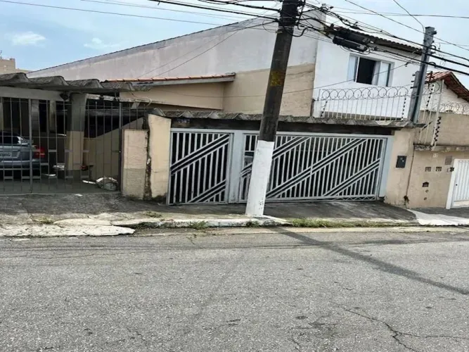 Casa à venda no Jaguaré, São Paulo - 2 dormitórios, garagem coberta e quintal!