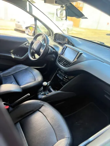 Peugeot 208 Griffe 1.6 Flex 16V 5P Aut. 2014