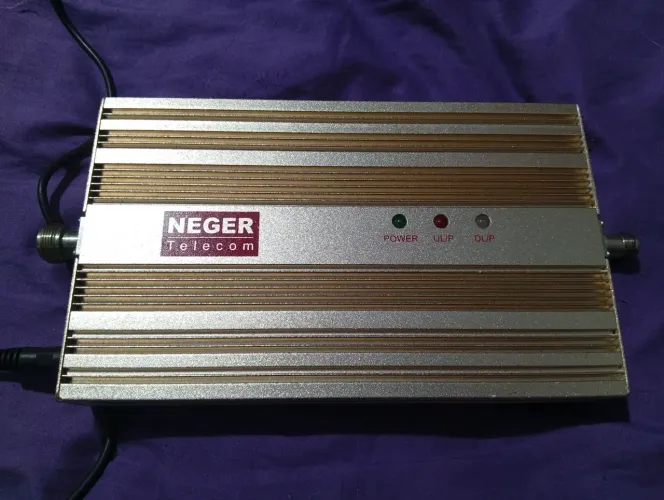 Repetidor de sinal de celular 800 neger (sem antena externa)