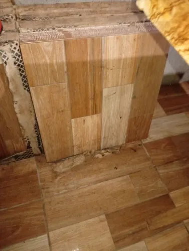 Vendo 8 caixas de pisos ceramicas de 53x53  novo na caixa contendo em  cada caixa 7 pisos 