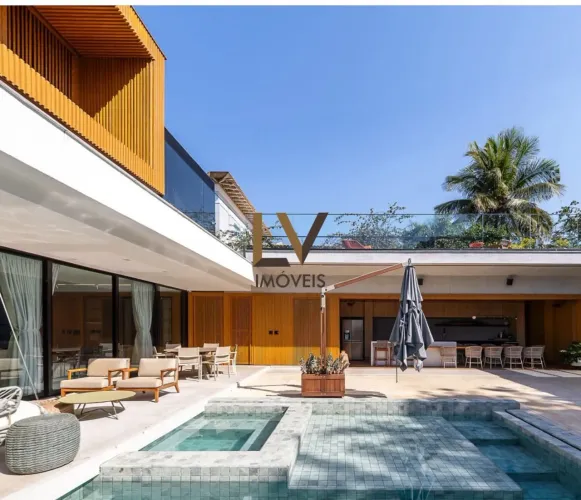 Casa de Luxo no Jardim Marapendi | 5 Suítes | Barra da Tijuca