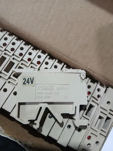 borne porta-fusível da marca Metaltex, modelo MAB1-F.Caixa com 25 unidades.