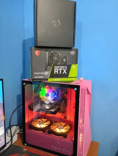 PC Gamer Rosa HYRAX I3 10105F RTX 3050 6GB Ventux X2 16GB Ram C/NVMe