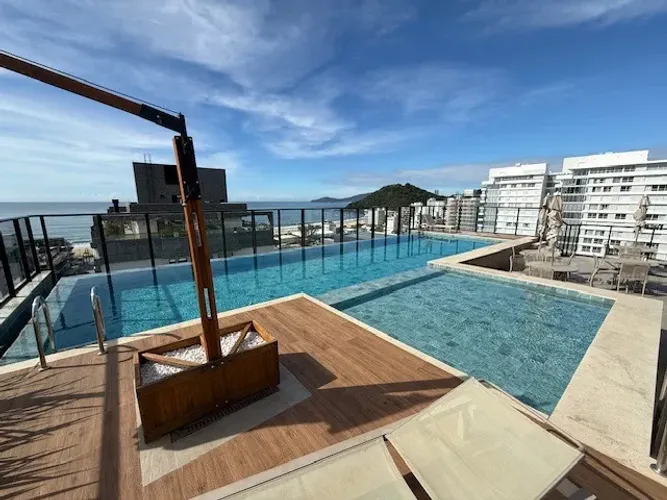 OPORTUNIDADE PRAIA BRAVA 3suítes, 4bwc, 2vg, mob/equip/decorado exc. local, lazer completo