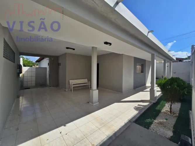 Vende-se Casa no bairro Presidente Costa e Silva