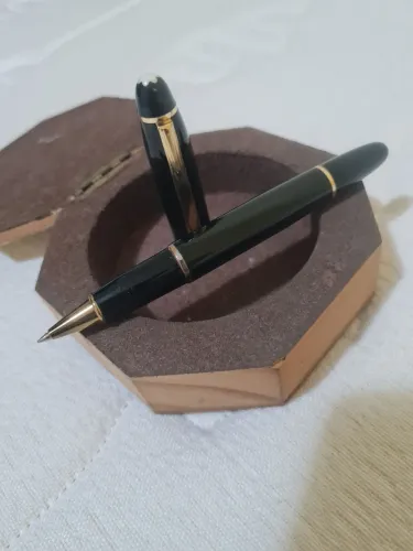 Linda caneta estilo MontBlanc primeira linha