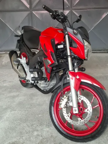 Vendo CB Twister 2021 pouco rodada