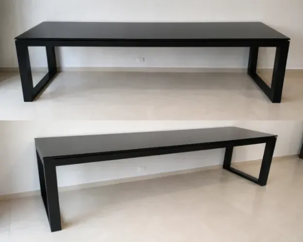 Mesa Preta com Tampo de Vidro - 3,00m x 1,10m