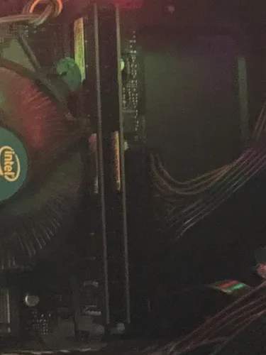 16 memoria ram (2x8) DDR4