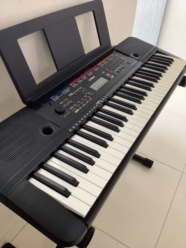 Teclado YAMAHA PSR E263