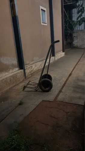 Carinho de Carga e Descarga