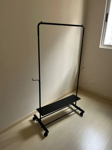 Arara para roupas e sapatos