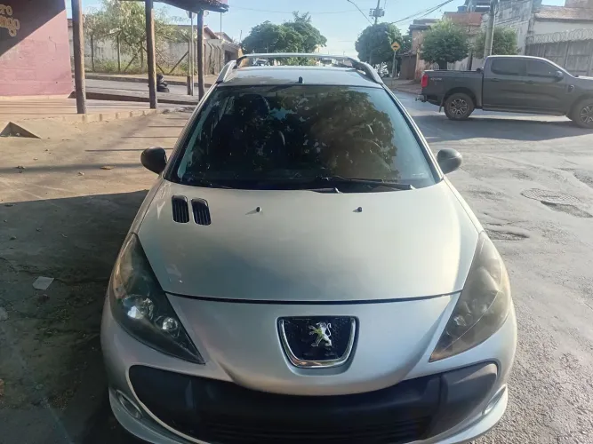 Peugeot Hoggar XR 1.4 Flex 8V 2P 2011