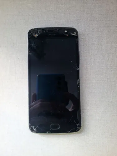 Motorola moto g5s (PARA RETIRADA DE PEÇAS/TENTATIVA DE CONSERTO)