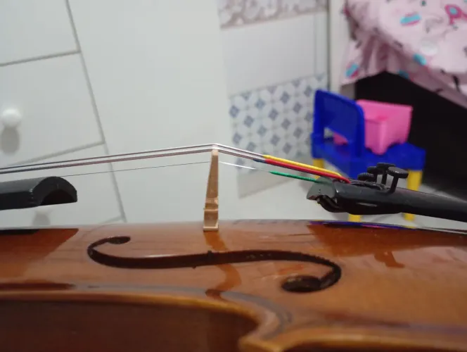 Violino 3/4 com Arco, espaleira e Cordas Mauro Calixto Novas