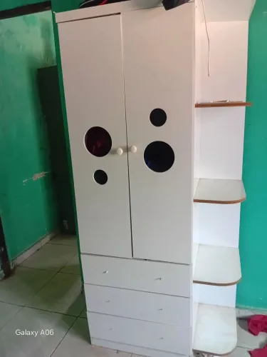 Guarda roupa de criança 