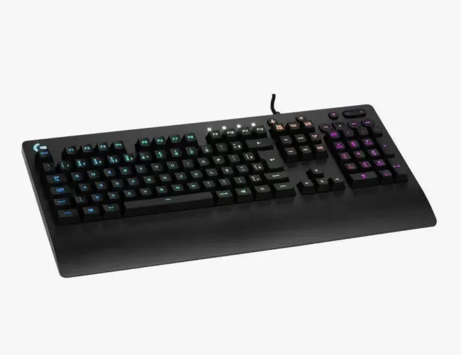 Teclado Gamer Logitech G213 com Layout ABNT2 - seminovo