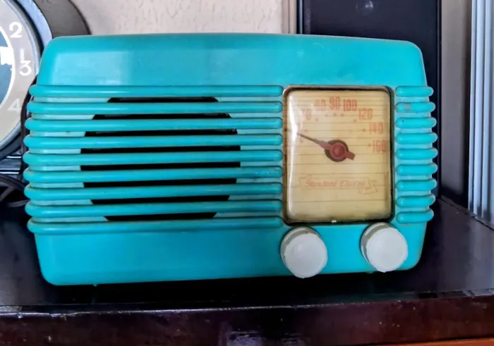 Rádio antigo valvulado Standard Eletric