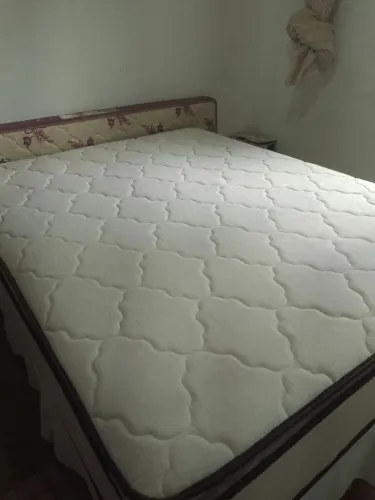Vendo essa cama king nova