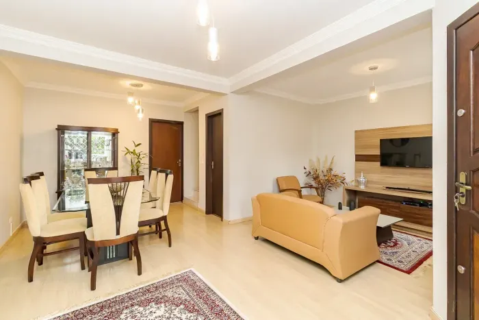 Sobrado Triplex 4 suítes no Bacacheri