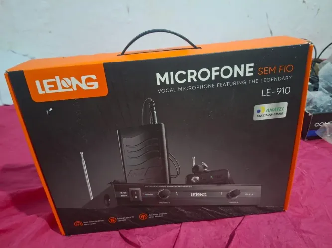 4 Microfone sem fio profissional novo