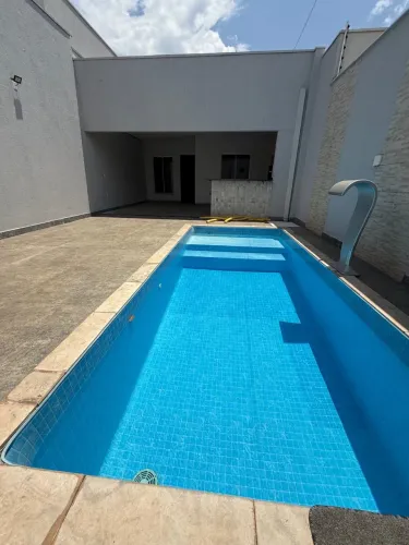 VENDE-SE CASA  BAIRRO PARAÍSO 