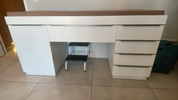 MACA MÉDICA COM ARMÁRIO