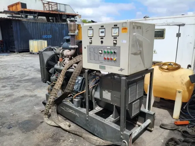 Gerador MAQUIGERAL 115/100 kVA (115kVA/100kVA) 1996