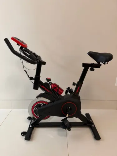 Bicicleta Ergométrica Spinning - Preta e Vermelha