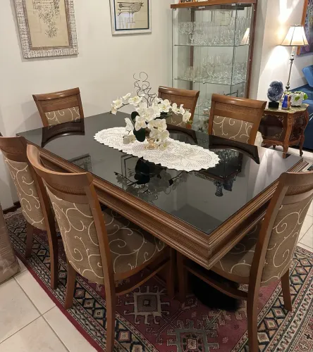 Mesa de Jantar 1,80m com Tampo de Vidro + 6 Cadeiras - Excelente Estado