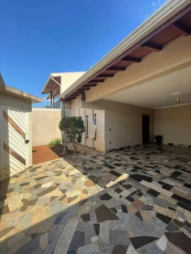 Casa a Venda no Campo Comprido  