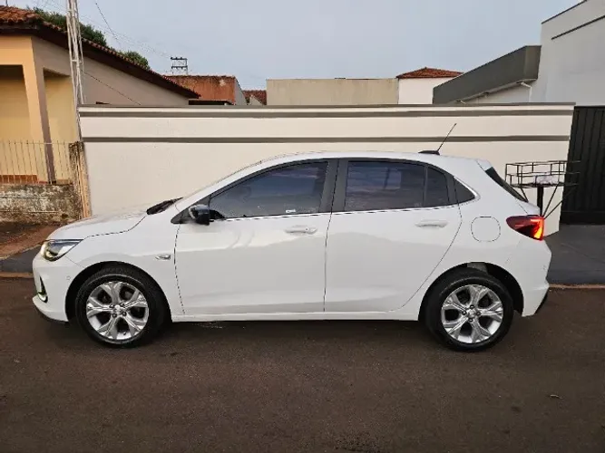 Chevrolet Onix Hatch Premier 1.0 12V TB Flex Aut. 4P 2021