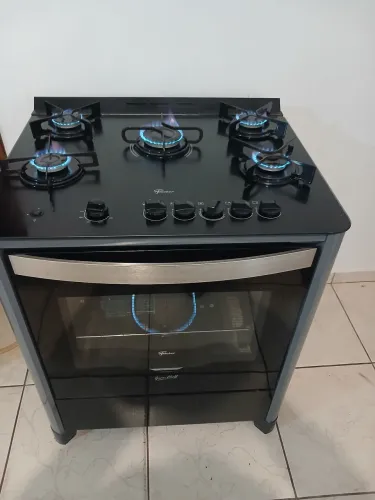 Vendo este fogão funciona as boca e o forno automático