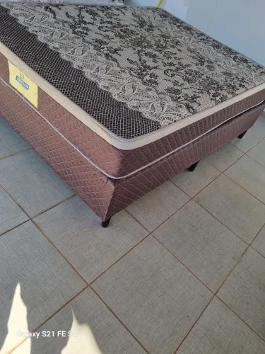 Cama Box casal colchão molas bem conservada ENTREGO