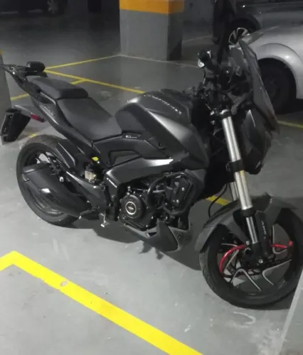 Moto bajaj dominar.
