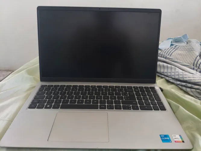 Notebook dell, muito novo