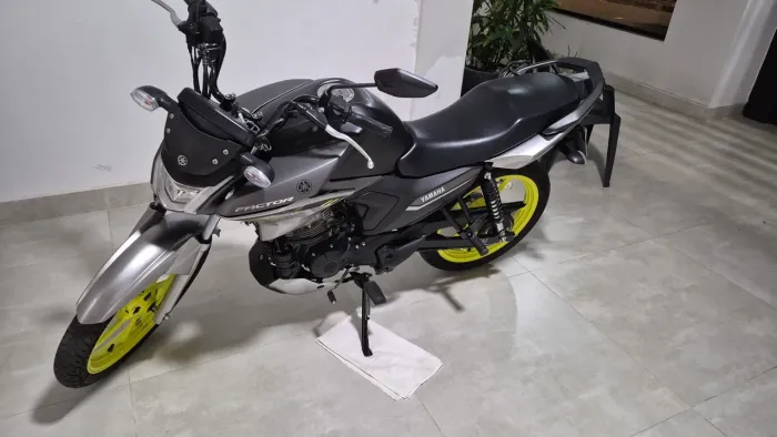 Vende-se Factor YBR 150cc muito nova