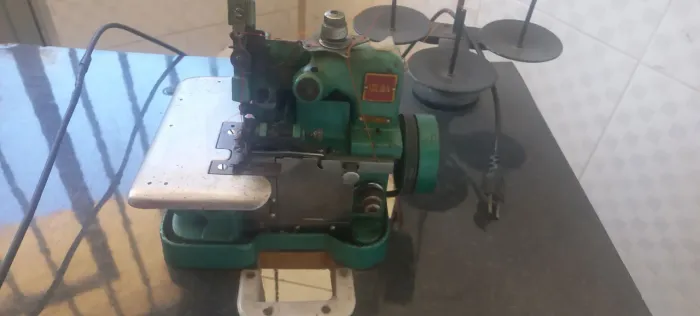 Maquina de costura overlock completa