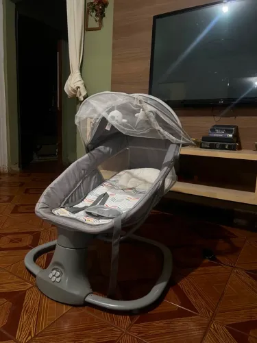 Cadeirinha de bebê elétrica
