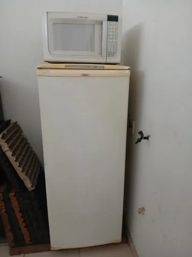 Geladeira e Micro-ondas seminovo