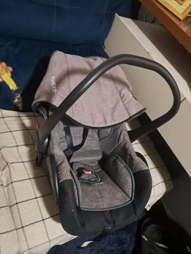Bebê conforto + base para carro