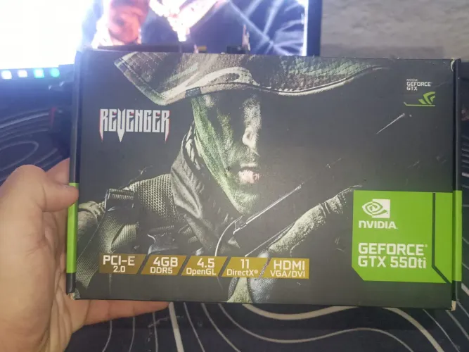 Vendo GTX 550 TI como dividir de drivers excelente estado