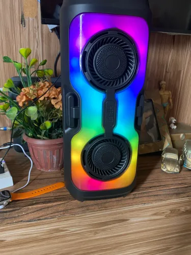 Vendo uma caixa caixa Bluetooth nova